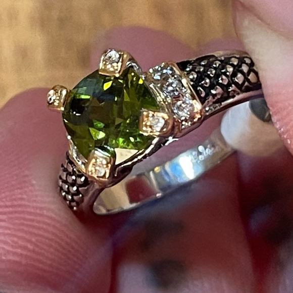 18K GE CZ Beautiful Green Ring